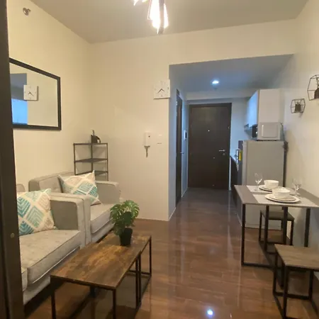 Modern Chic Condo At Makati With Wifi And Netflix