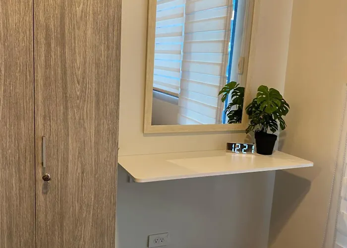 Modern Chic At Makati With Wifi And Netflix Aparthotel