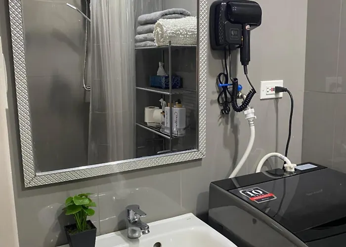 Modern Chic At Makati With Wifi And Netflix Aparthotel